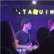 ! Je m’appelle Sébastian, musicien passionné et professeur particulier.
Je propose des cours de piano !
