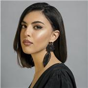 Classical trained pianist and awarded singer/songwriter gives piano and singing classes