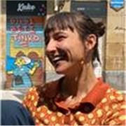 Hola, soy bea y soy graduada en relaciones internacionales y economía. Llevo años dando clases extraescolares