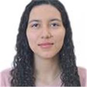 Psicóloga educativa imparte clases para reforzar temas académicos