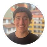 Joven emprendedor muy comprometido en hacerte aprender el idioma más importante del mundo.