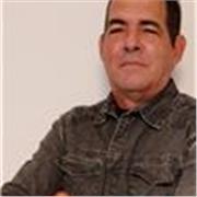 Profesor de Matemática con más de 20 años de experiencia.