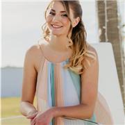 Laureata in scienze dell'educazione e della formazione impartisce lezioni di scienze umane