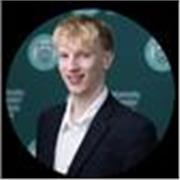 Economics tutor with model A* paragraphs for every possible essay question