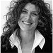 Laureata in economia con un'esperienza pluriennale in organizzazione internazionale umanitaria. Felice di lavorare con i ragazzi