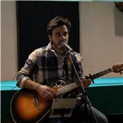 Diplomato al Cepam, Insegno Chitarra acustica ed elettrica per livelli basici e intermedi.