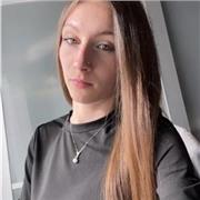 Profesora de Lengua Castellana y Literatura, con ganas de enseñar, reforzar y ayudar a cualquier alumno/a