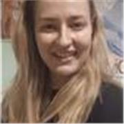 Soy profesora de lenguas desde hace 9 años y doy clases de inglés, francés y español para extranjeros.
