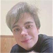 Titulado en grado medio con 19 años de estudios de música y cursando el último curso de composición.