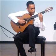 profesor graduado de guitarra, solfeo, cuatro, ensamble