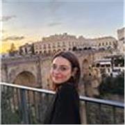 Titulada en Administración y Dirección de Empresas, con experiencia en diferentes multinacionales y dar clases desde hace 3 años.