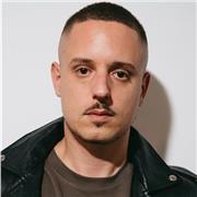 Proactivo, carismático, creativo, inspirador, empático, perseverante. 
Me dirijo a personas que quieran alcanzar sus objetivos.