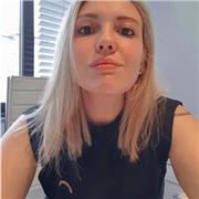 Professora dedicada e comprometida com o ensino do aluno. 
Alunos interessados e dispostos a aprende um novo idioma!