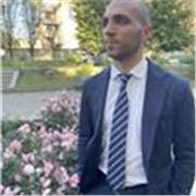 Laureato e appassionato di storia e geopolitica. Riesco a trasmettere questa mia passione a chi mi ascolta. Per me non si tratta solo di studiare ma di capire il mondo passato con esempi attuali
