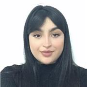 Profesora de idiomas que imparte clases a todas las edades