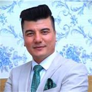 English tutor with a B.A. in English Literature and extensive ESL teaching experience.