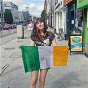 Soy una joven bilingüe, con un gran entusiasmo por ensenar y , me gustaría enfocarme en niños , principalmente.