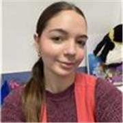 Maestra de educación infantil con experiencia ofreciendo refuerzo y apoyo general en deberes a estudiantes de Primaria y ESO. 