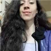 Profesora de educación básica con mención en Lenguaje y Comunicación imparte reforzamiento escolar