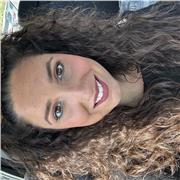 Profesora de educación infantil y primaria con especialización en letras.