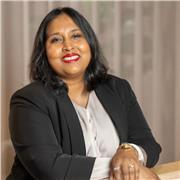 Professional writer with Master's available for English tuition