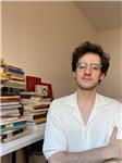 Laureato in lettere classiche e italianistica con esperienza di insegnamento privato offre lezioni di greco, latino e italiano