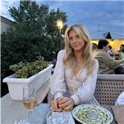 Economics, Maths and History tutor focusing on one on one lessons in London and online with IB students with three years expirienc