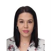 Graduada en Psicología, con especialización en Psicología del Trabajo. 