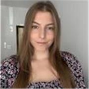 Profesora de inglés con Máster en Educación en Jaén, especializada en preparación de exámenes de Cambridge (KET, PET, CAE)
