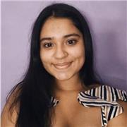 Joven universitaria con capacidad y pasión para enseñar en cualquier área de aprendizaje académico