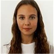 Doy clases de español a principiantes, especialmente a niños y adolescentes, enfocándome en el uso práctico del idioma en situacio
