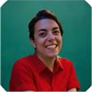 Profesora de bellas artes (técnicas de pintura, grabado y fotografía)