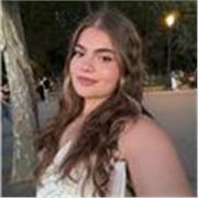 Profesora de apoyo escolar especializada en clases para niños de forma online o presencial