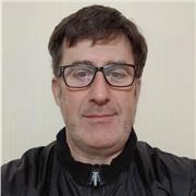 Soy un Universitario nativo español al que le encanta este idioma