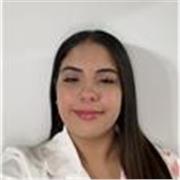 Profesora particular de inglés imparte clases a niños de todas las edades