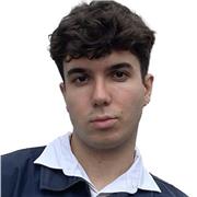 Estudiante de Filología Inglesa e Italiana, con conocimientos nativos de Castellano y Gallego