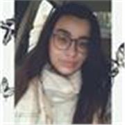Profesora de apoyo escolar a alumnado de Educación Primaria de manera presencial u online