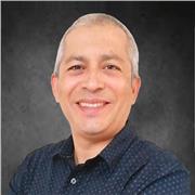 Soy José Luis, conozco el idioma español como lenguaje nativo. Vivo en Perú.