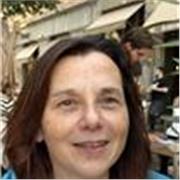 donne des cours, d'histoire, d'assistanat de direction, d'informatique pour les débutants