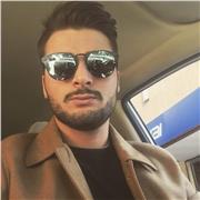 Docente di diritto impartisce lezioni ai ragazzi di scuole medie, superiori e universitari per ogni ramo del diritto