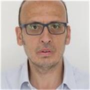 Architetto. Insegno varie materie per scuole elementari e medie. Ho svolto supplenze nel sostegno alle scuole medie