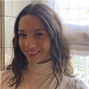 Studentessa universitaria con diploma di un liceo linguistico