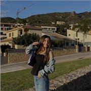 Soy una estudiante que está cursando segundo de carrera en la Universidad de Girona. Tengo la ESO y el Batxillerato Social.