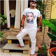 Laureato in biologia impartisce lezioni di inglese e materie scientifiche a scelta con lo studente. Risultato garantito