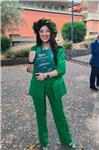 Dottoressa in scienze e tecnologie farmaceutiche impartisce lezioni di chimica inorganica ed organica a studenti liceali