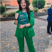 Dottoressa in Scienze e Tecnologie Farmaceutiche impartisce lezioni di chimica inorganica ed organica a studenti liceali