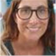 Insegnante madre lingua italiana impartisce lezioni