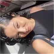 Dou aulas de comunicação para adultos. Sou formada em gestão de recursos humanos