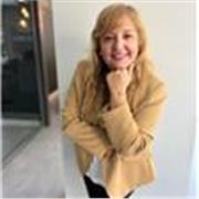 Profesora con experiencia como docente graduada en Dirección y Administración de empresa 