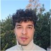Persona curiosa, atenta, trabajadora, competente, capaz y amable